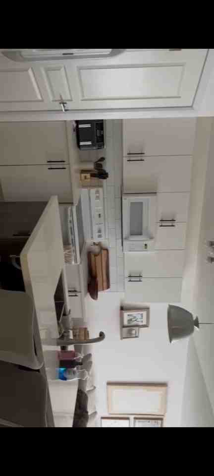 222 Clipper Court - Photo 3 of 8