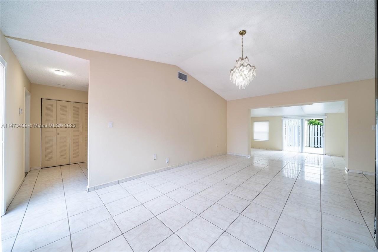 19550 Nw 57th Ct - Photo 2 of 8