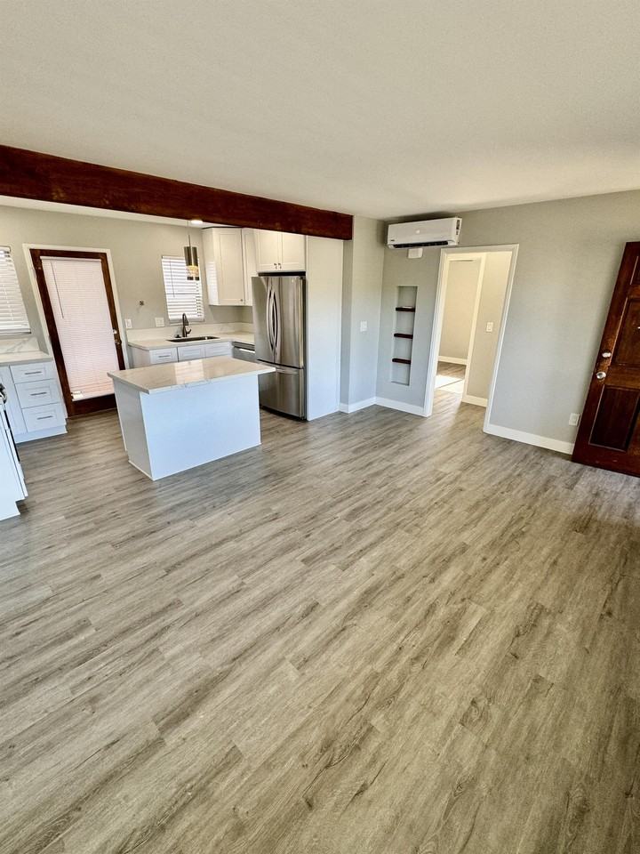 1609 Locust St #1609 - Photo 7 of 14