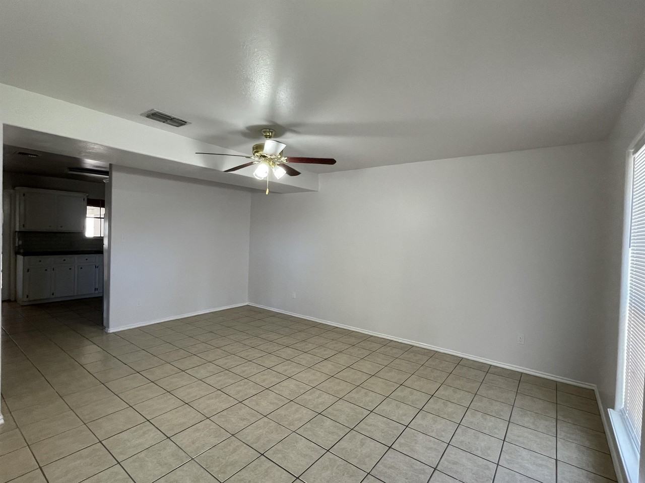 2017 Woodcrest Drive - TRIPLEX - B #B - Photo 2 of 23