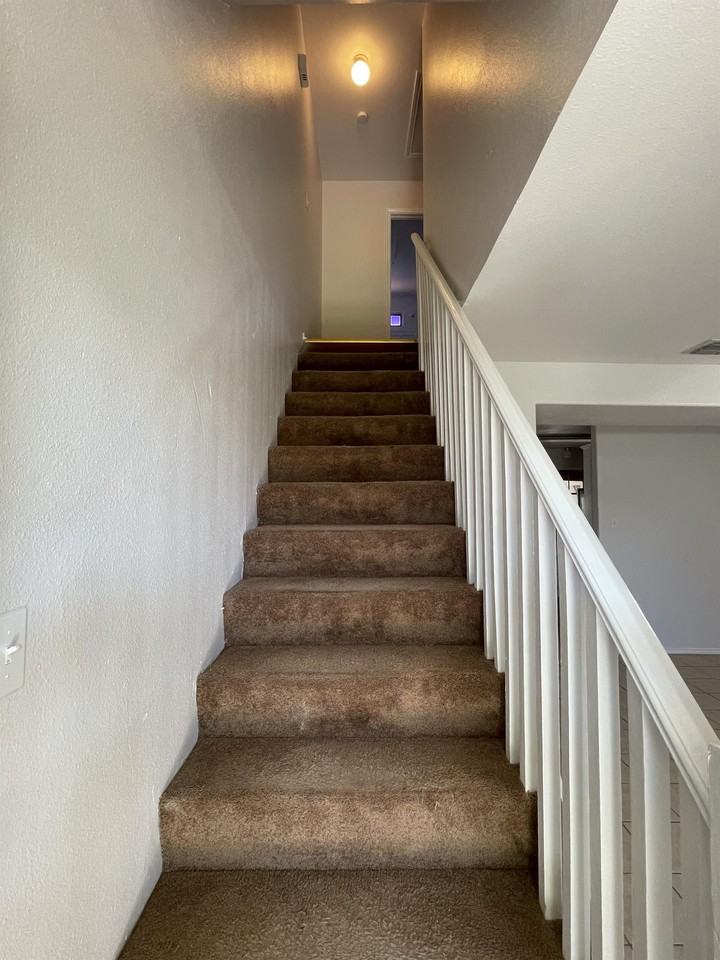 2017 Woodcrest Drive - TRIPLEX - B #B - Photo 3 of 23