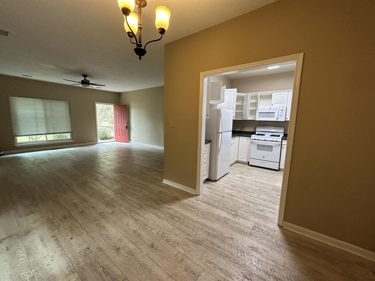 E Oglethorpe Hwy #B - Photo 3 of 10