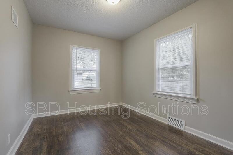 206 S East Ave - Photo 7 of 8