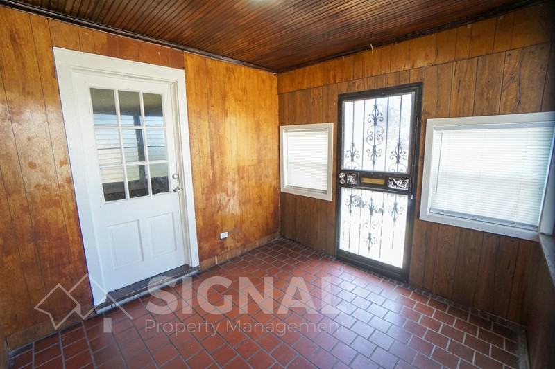 1025 5th St W - Photo 3 of 24