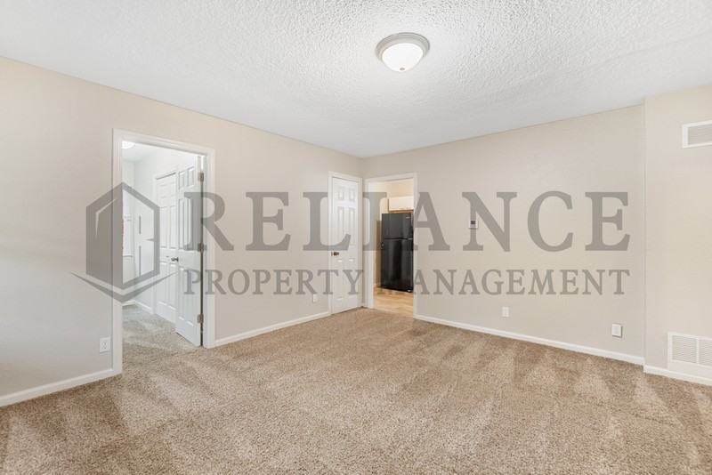 726 S Bonn St - Photo 6 of 21