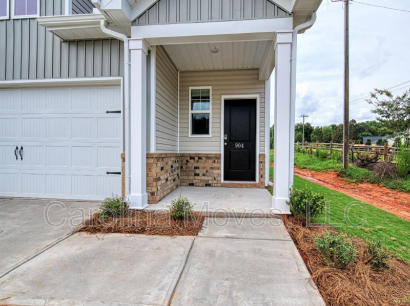 904 Bryden Ln - Photo 2 of 16