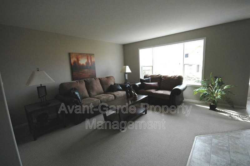 367 Ascott Cres - Photo 3 of 19