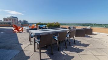 featured image of 901 N Nelson St