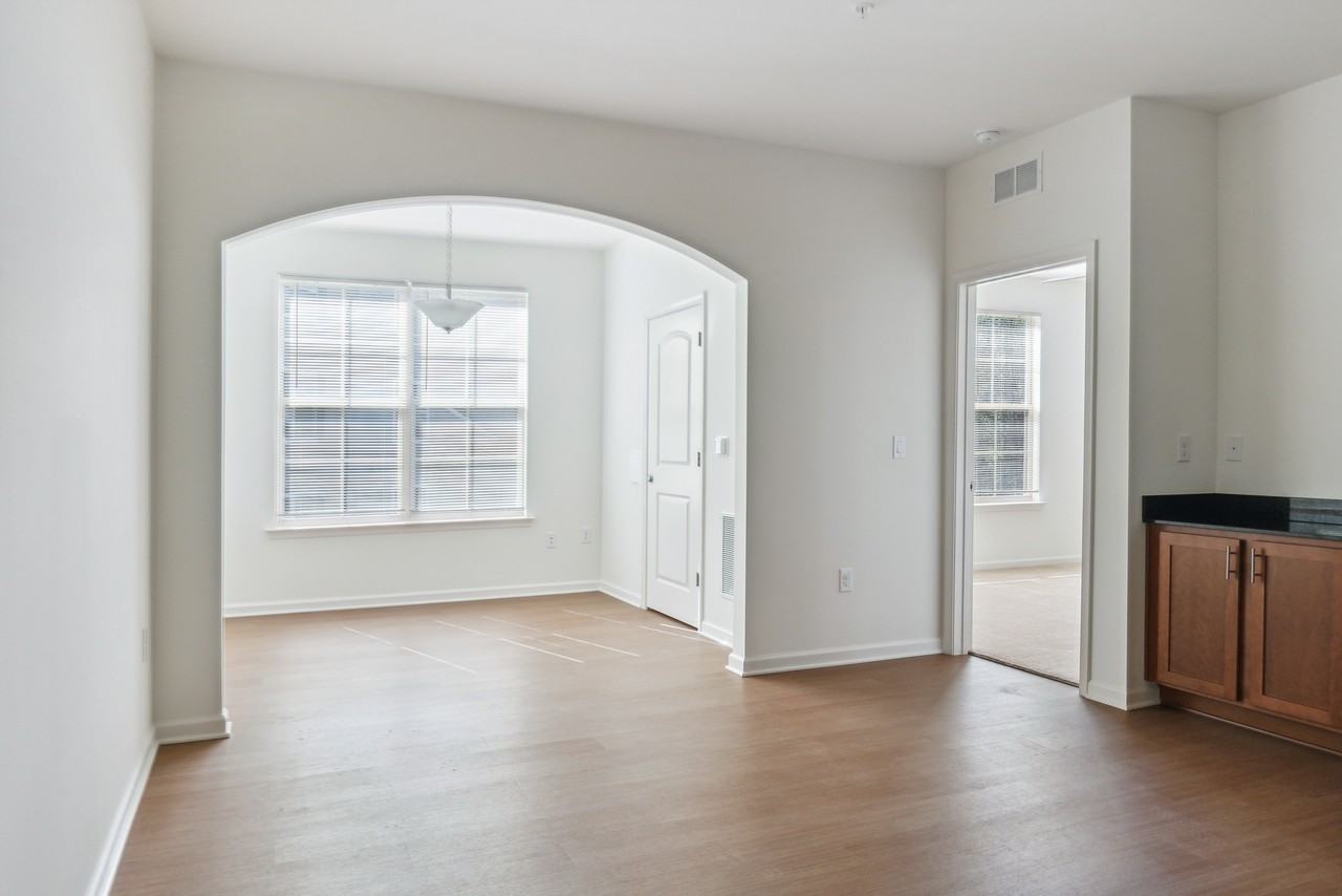 Washington Landing - Photo 7 of 96