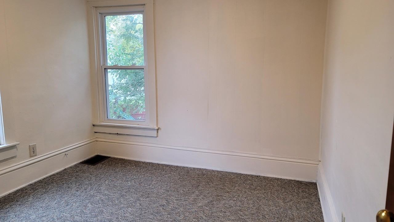 185 Williams Pl #185 - Photo 5 of 9