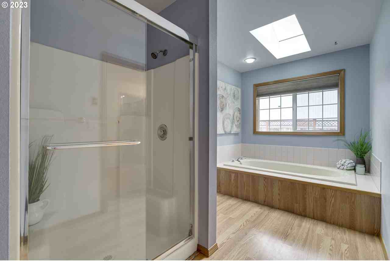 10814 Ne 27th Ct #10814 - Photo 3 of 21