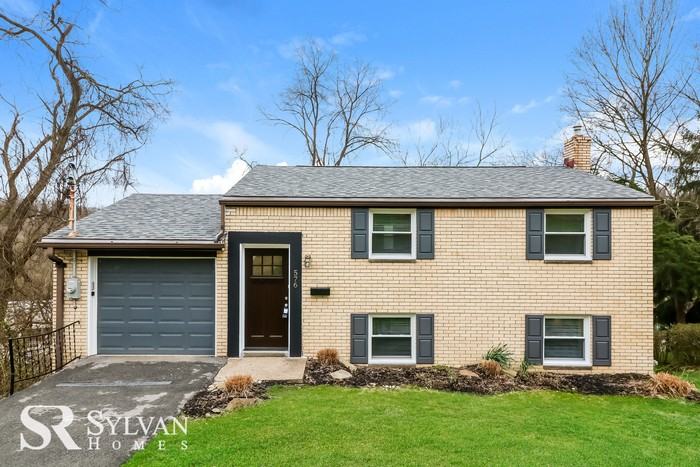 576 Lucia Rd - Photo 2 of 16