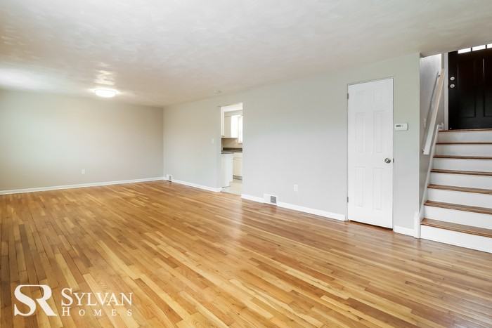 576 Lucia Rd - Photo 3 of 16