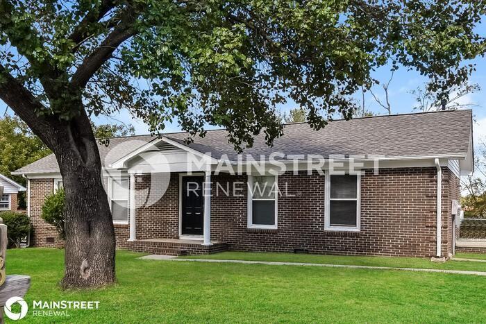 1315 Kingsport Rd - Photo 3 of 16