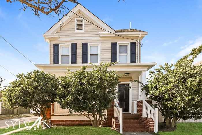 849 Rugby St - Photo 2 of 16