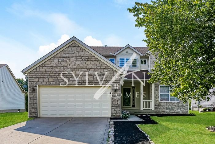 1552 Roscommon Dr - Photo 3 of 16