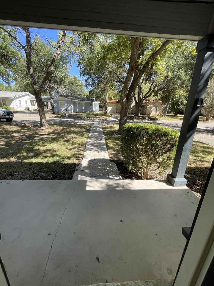 935 Allen Ave #1 - Photo 4 of 43