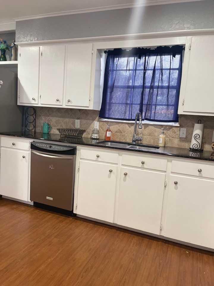 1513 Briarwood Street #1 - Photo 5 of 37