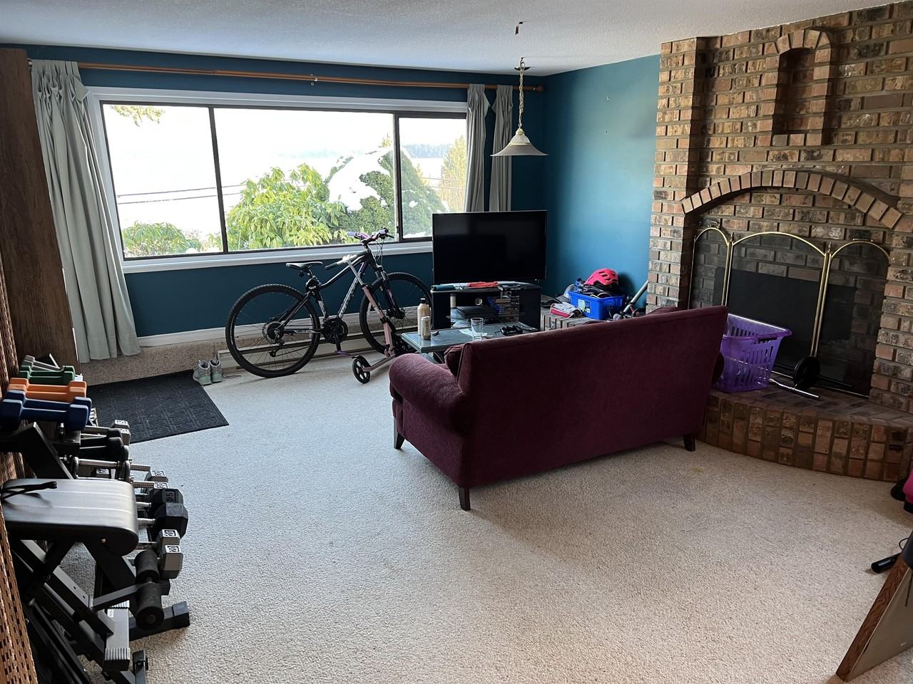 1015 Haliburton St - Photo 2 of 8