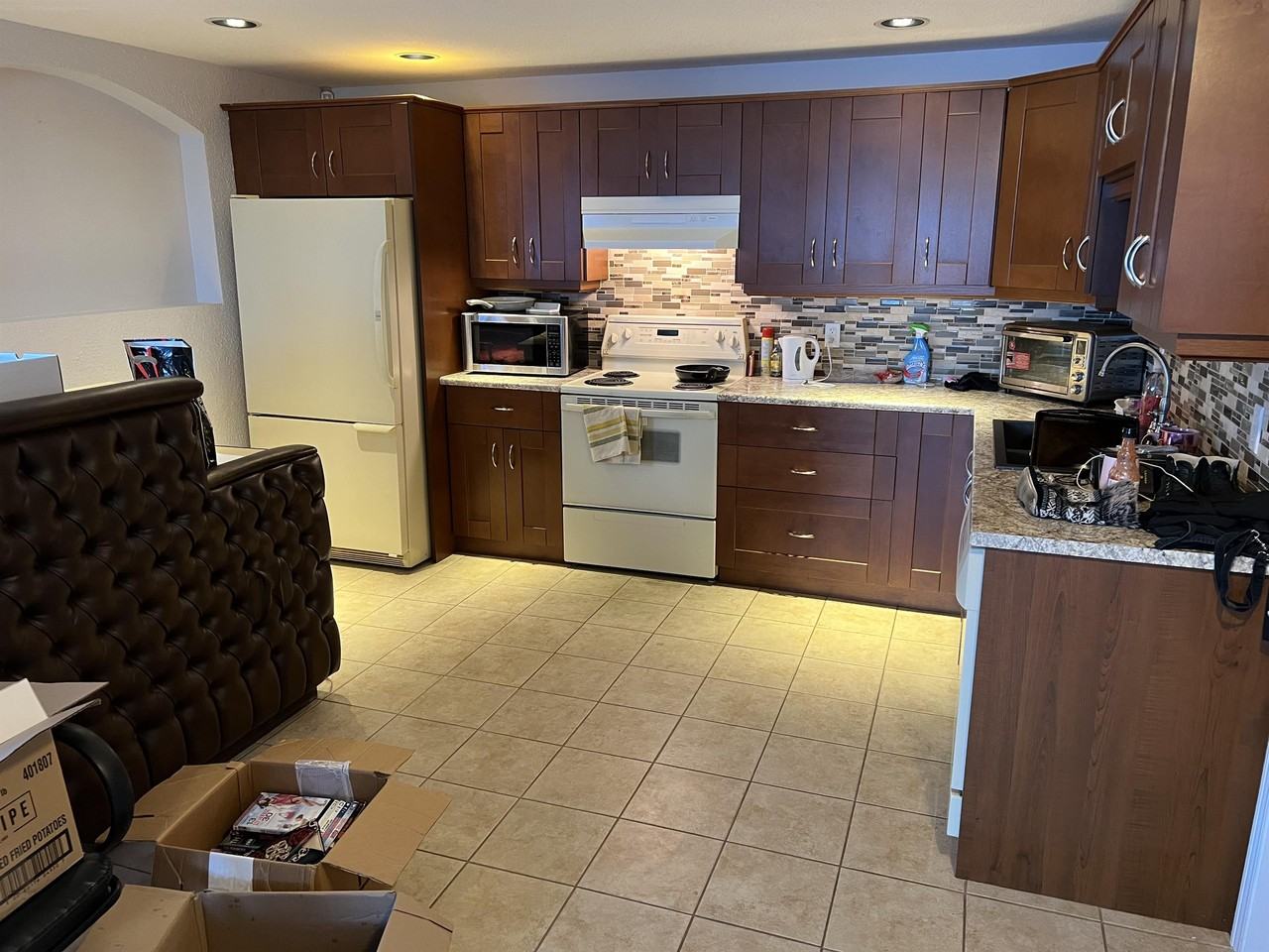 1015 Haliburton St - Photo 3 of 8