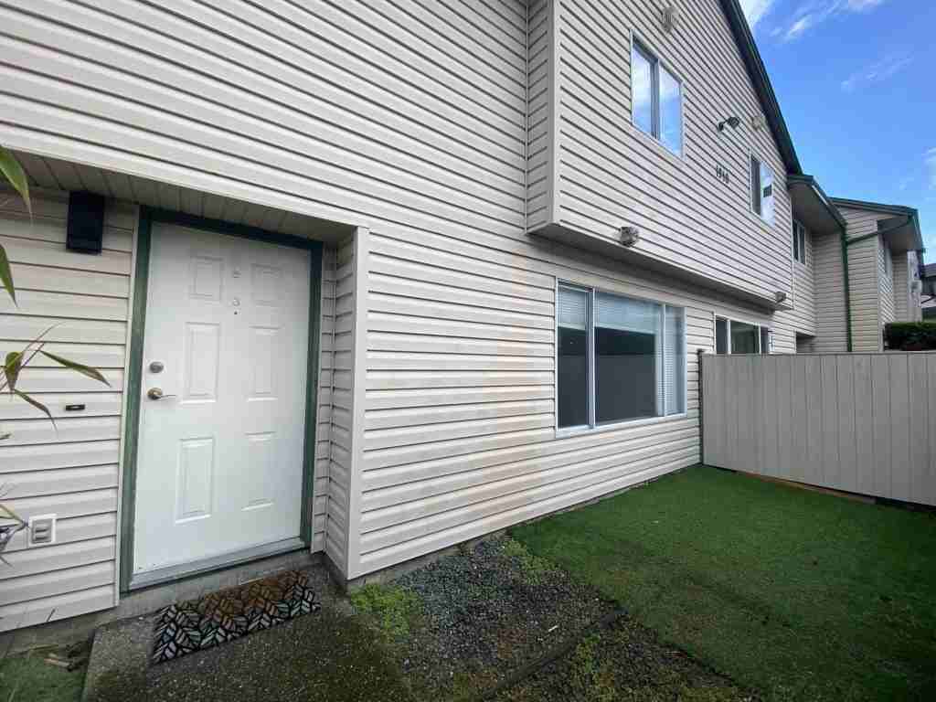 1910 - 1910 Bowen Road - 3 #3 - Photo 4 of 25