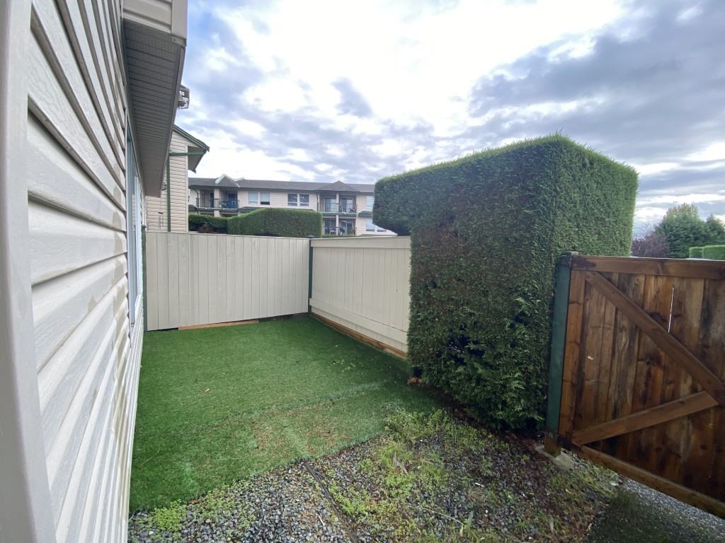 1910 - 1910 Bowen Road - 3 #3 - Photo 5 of 25