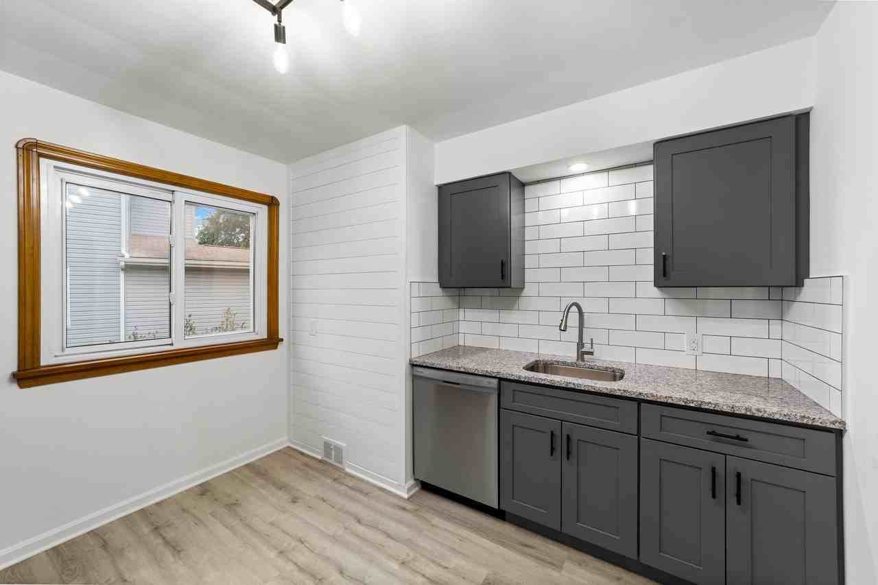 6229 Stanbury Rd #1 - Photo 4 of 36