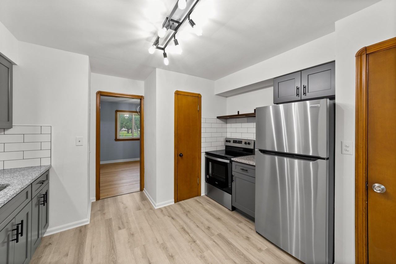 6229 Stanbury Rd #1 - Photo 7 of 36