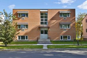 featured image of 438 Rue Aulneau Street