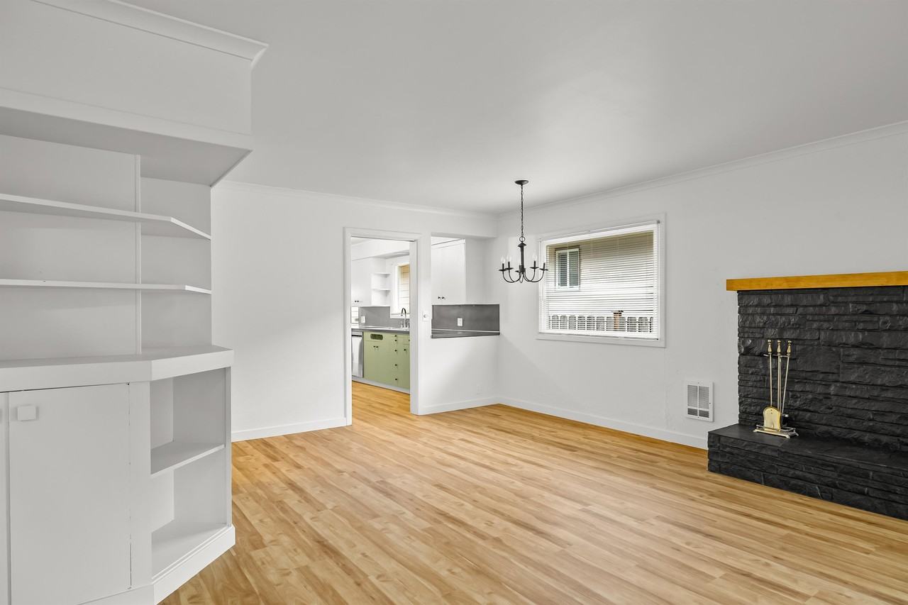 116 W 3rd St #1 - Photo 5 of 26