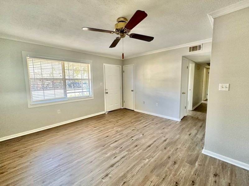 716 Rosemont St #1 - Photo 4 of 9