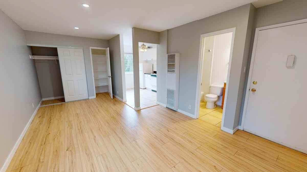 775 Kingston Ave - Photo 3 of 7