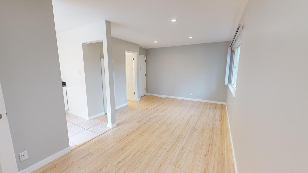 775 Kingston Ave - Photo 4 of 7