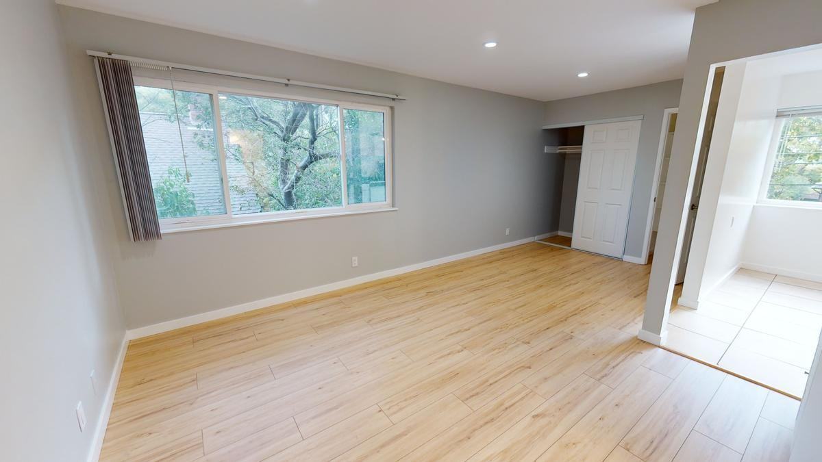 775 Kingston Ave - Photo 5 of 7