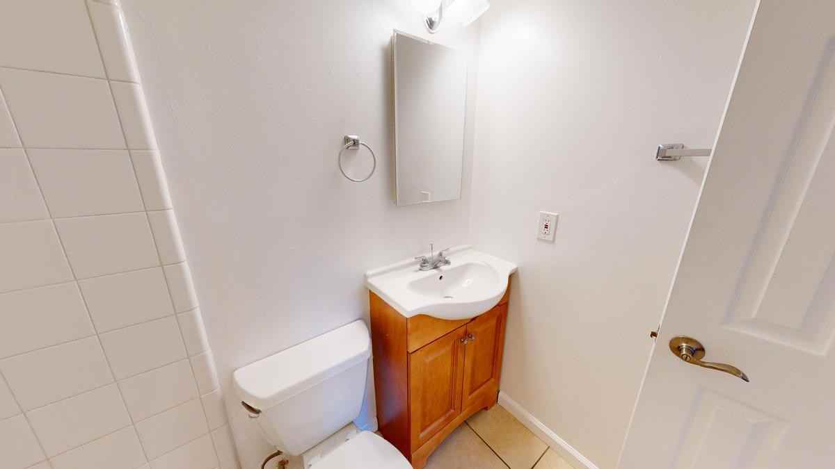 775 Kingston Ave - Photo 6 of 7