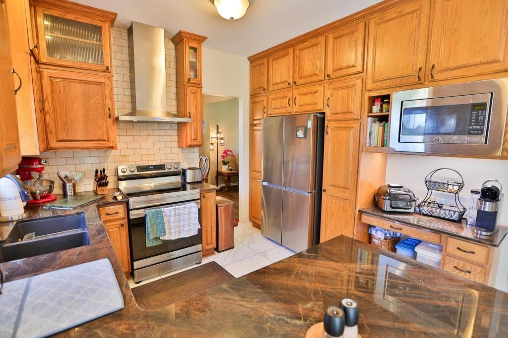 607 Poe Ave - Photo 2 of 20