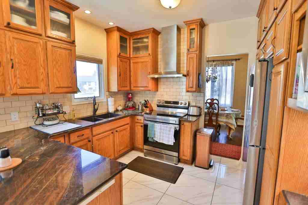 607 Poe Ave - Photo 3 of 20