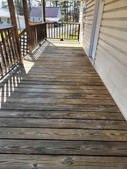109 Winger Ave - Photo 2 of 10