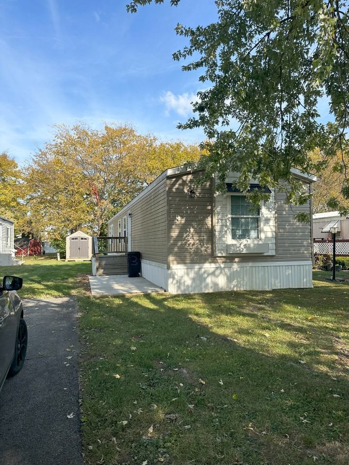 2331 Wellington Green Dr #66 - Photo 3 of 34