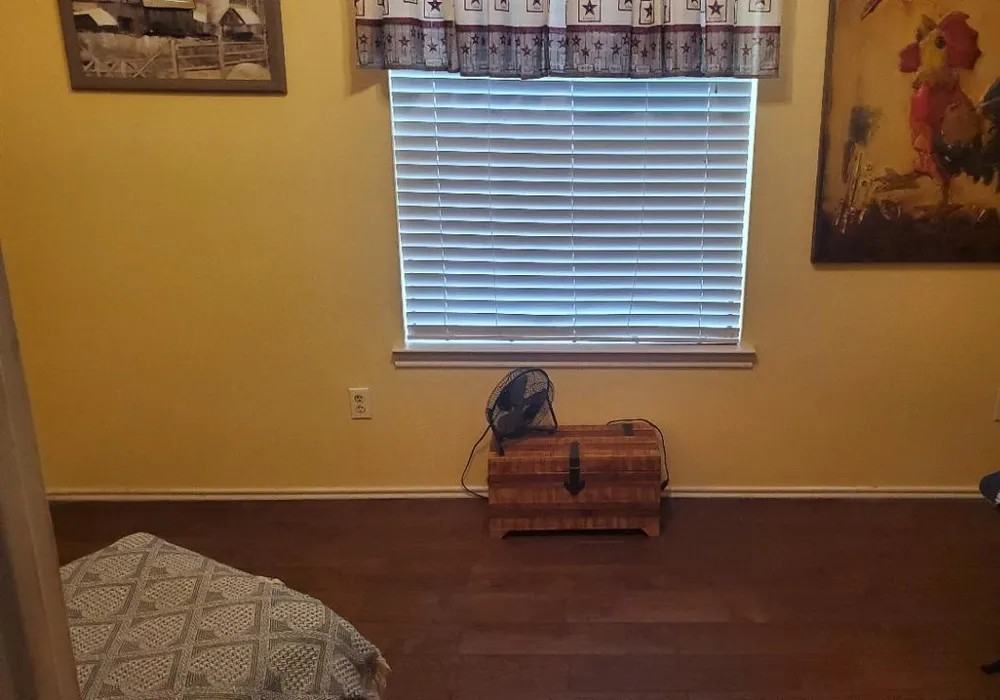 2709 Collins Blvd - Photo 4 of 4