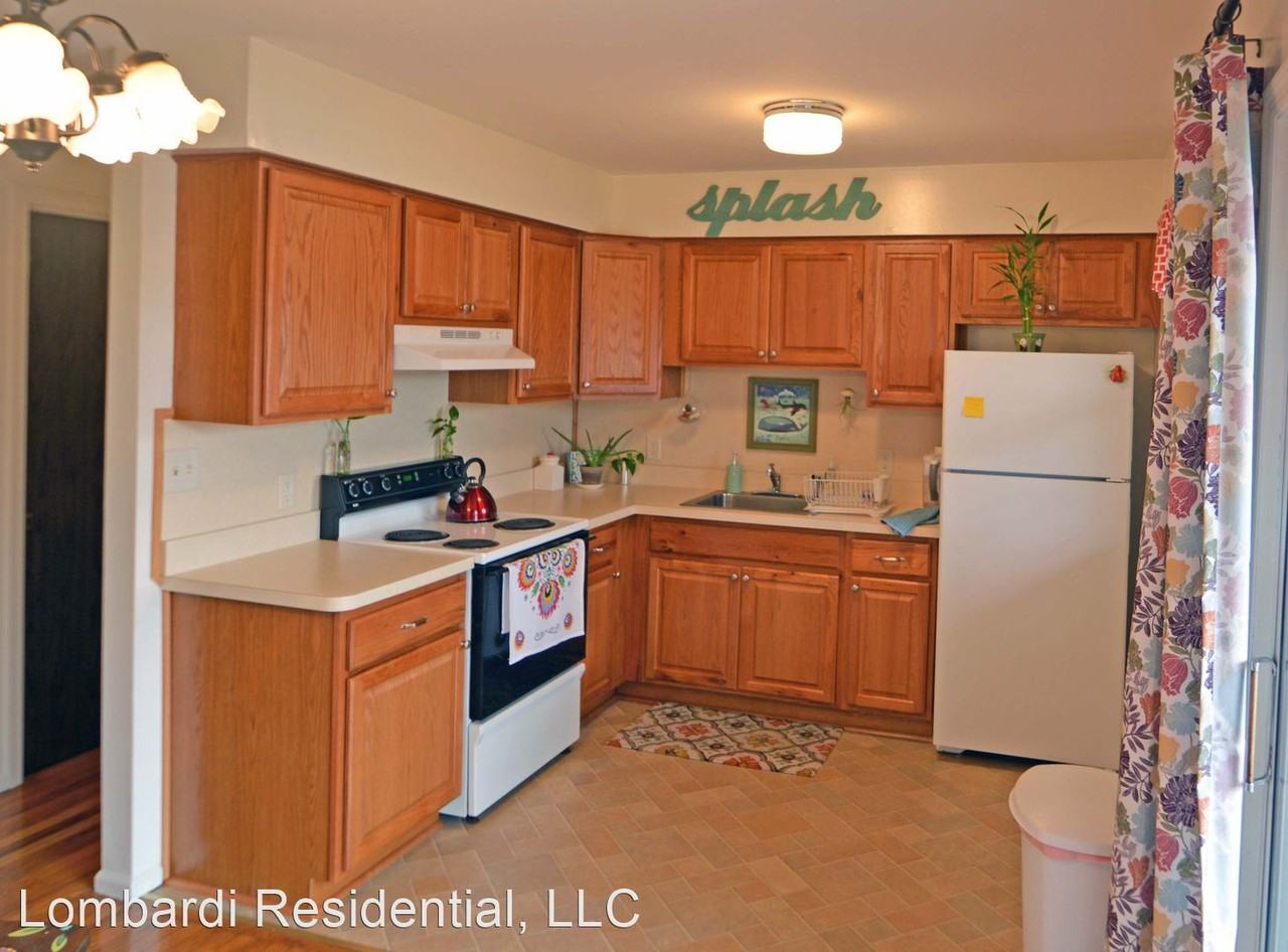 910 South Street - Photo 2 of 10