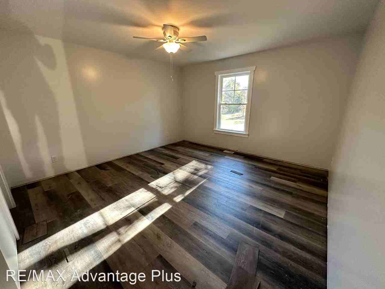 662 Landing Rd - Photo 3 of 20