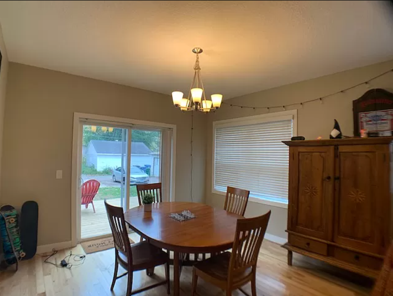 1037 26th Ave Se - Photo 5 of 13