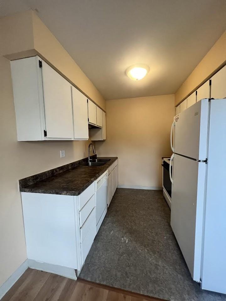 110 E Grove Ave #K - Photo 3 of 6