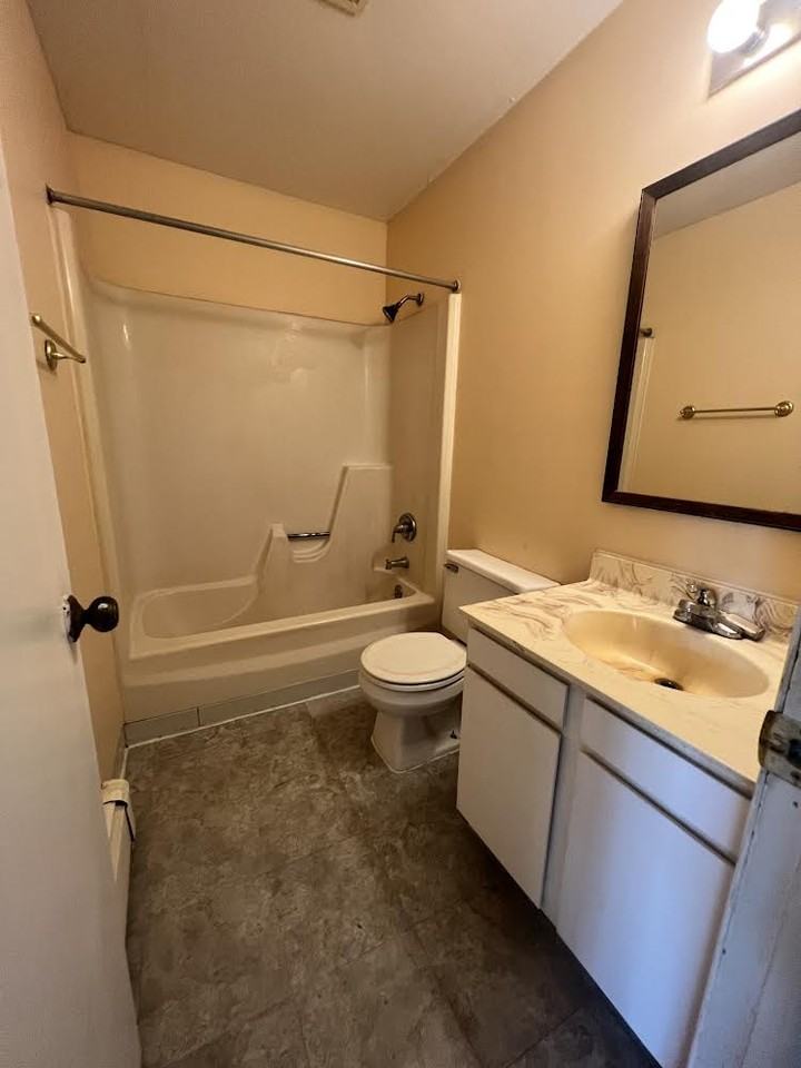 110 E Grove Ave #K - Photo 5 of 6