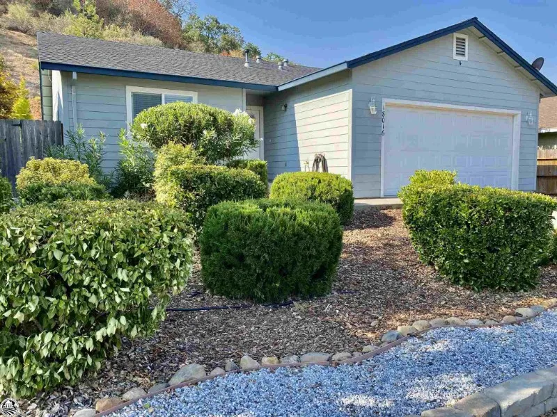 18016 Clouds Rest Rd - Photo 2 of 23