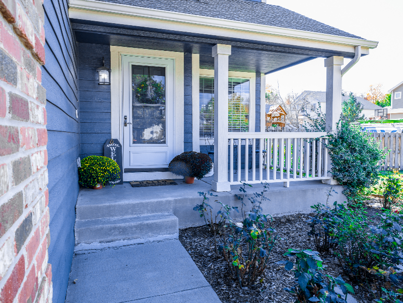 221 Strasburg Dr - Photo 2 of 25