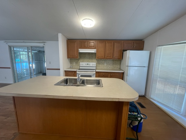 4960 Campbellsville Pike - Photo 3 of 9