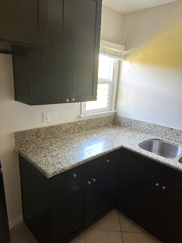 4055 Wade St #H - Photo 3 of 5