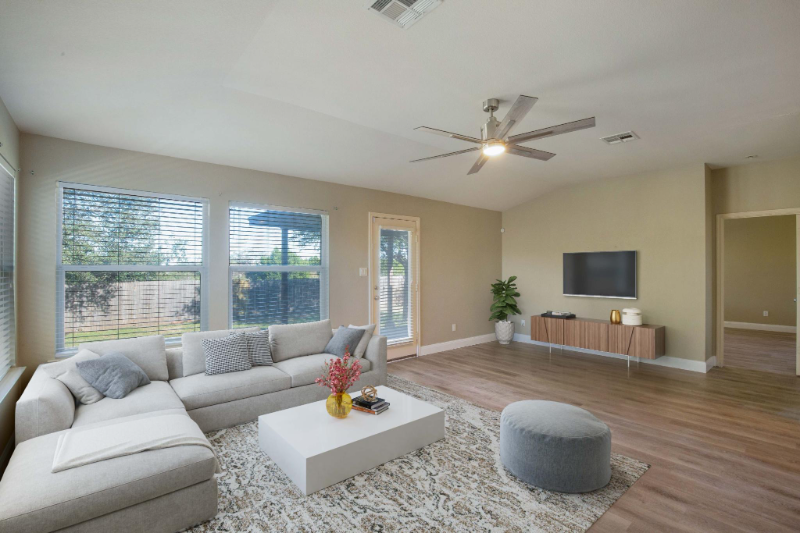 3121 Blue Ridge Dr - Photo 3 of 18